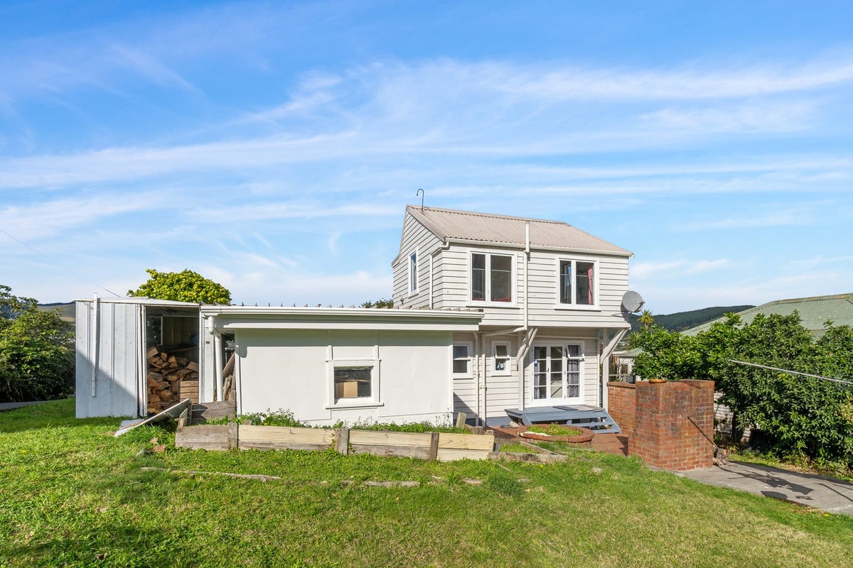12 Olivia Crescent, Tawa, Wellington - Carousel 15