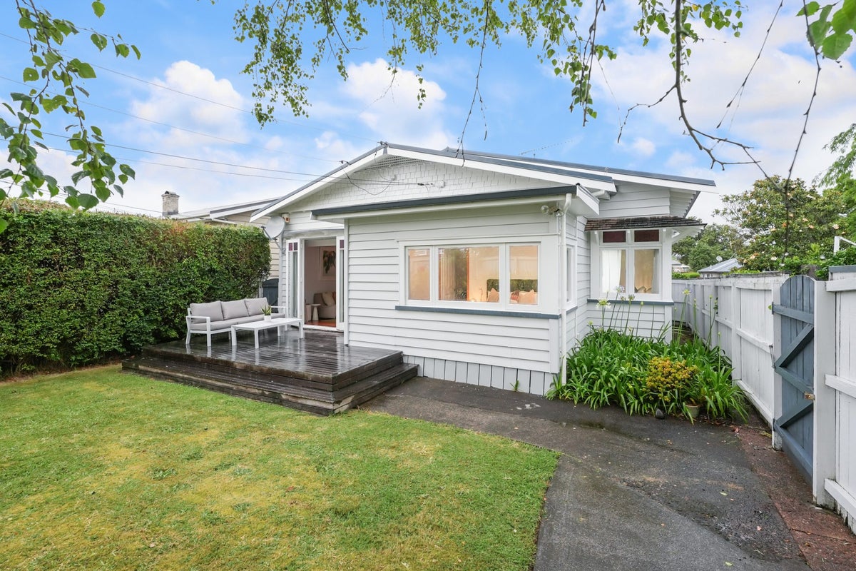 45 Heretaunga Avenue, Onehunga, Auckland - Carousel 2