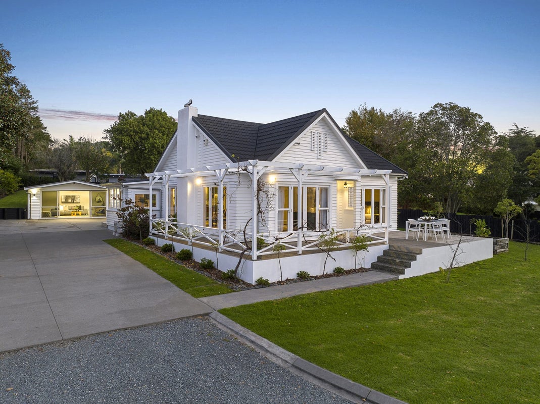 53B Greenhithe Road, Greenhithe, Auckland - Carousel 1