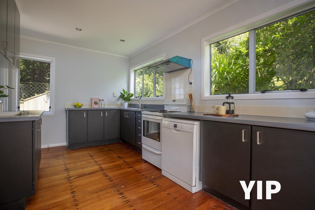 9 Dominion Park Street, Johnsonville, Wellington - Carousel 2