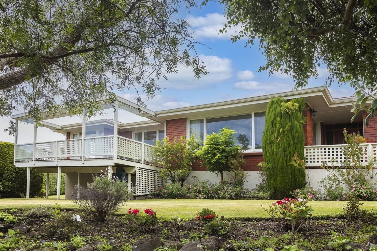 16 Michael Avenue, Mount Pleasant, Christchurch - Carousel 1