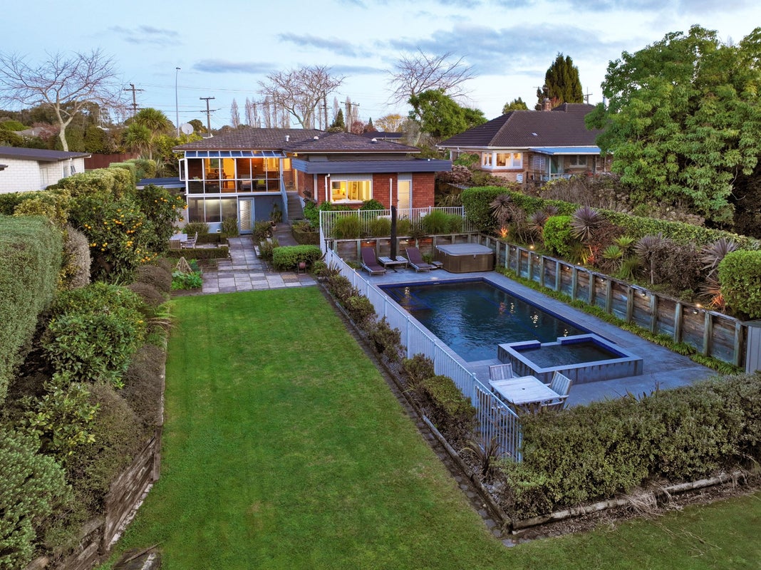 33 Comries Road, Chartwell, Hamilton - Carousel 1