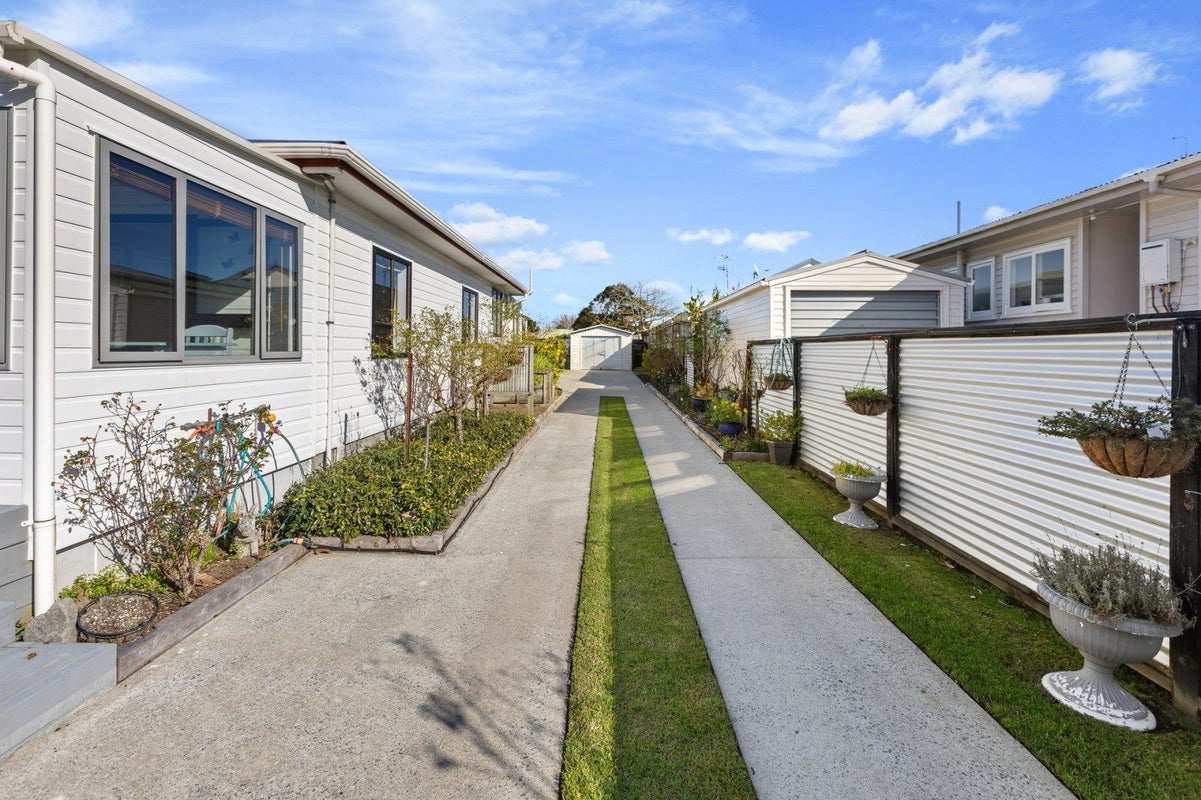 24 Oban Road, Greerton, Tauranga - Carousel 17