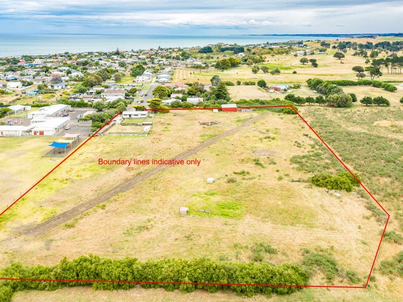 15 Aranui Avenue, Castlecliff, Whanganui - Carousel 1