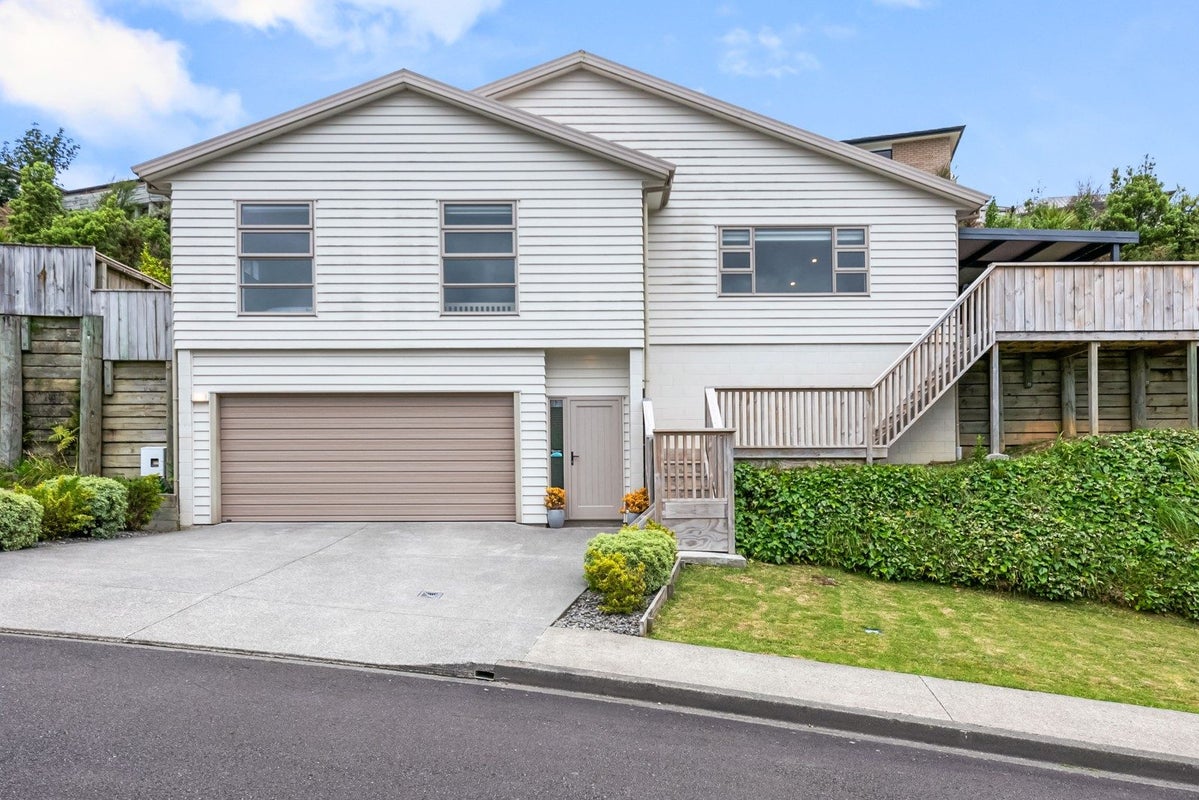10 Speldhurst Grove, Stokes Valley, Lower Hutt - Carousel 1