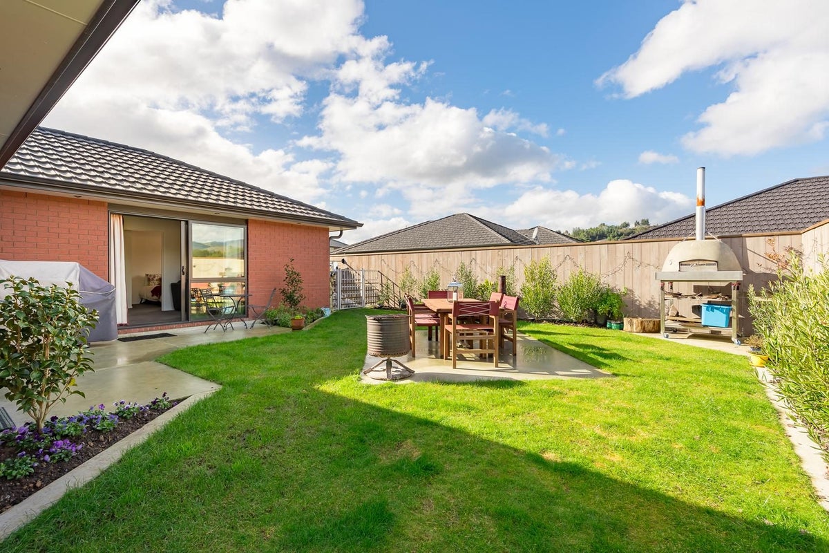 58 Sunstone Crescent, Brown Owl, Upper Hutt - Carousel 12