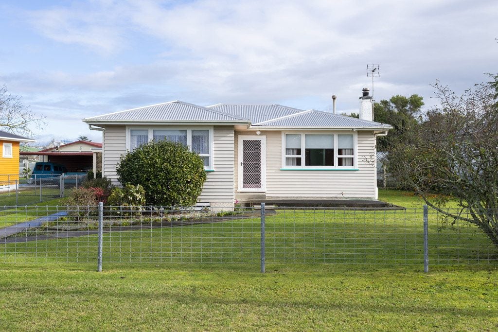 15 Waverley Street, Elgin, Gisborne - Carousel 1