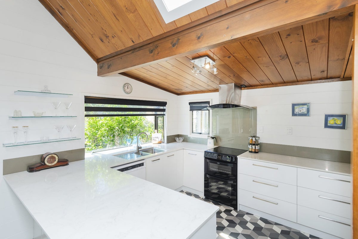 20 Fergusson Drive, Te Hapara, Gisborne - Carousel 2