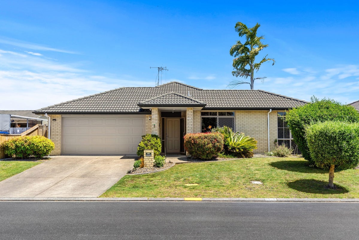 7 Parkwood Place, Papamoa Beach, Papamoa - Carousel 1