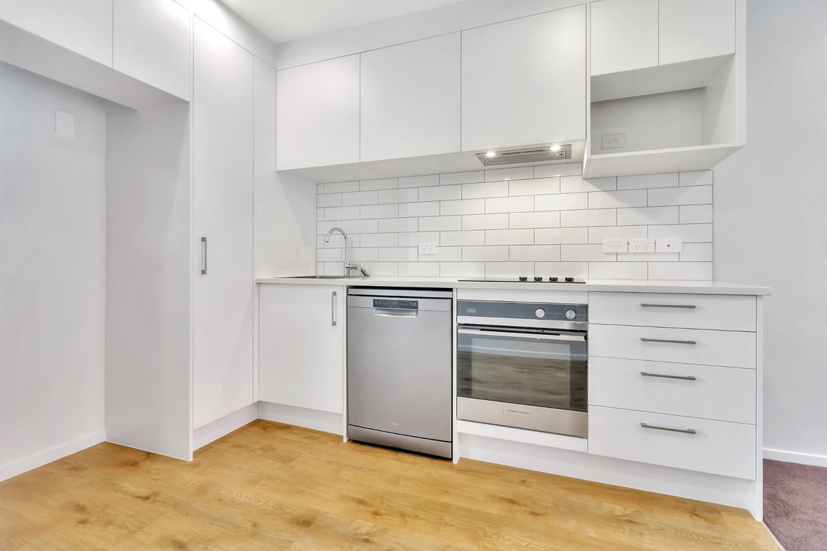 7/3234 Great North Road, New Lynn, Auckland - Carousel 2