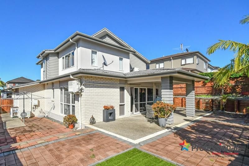 38 Seresin Crescent, Flat Bush, Auckland - Carousel 1