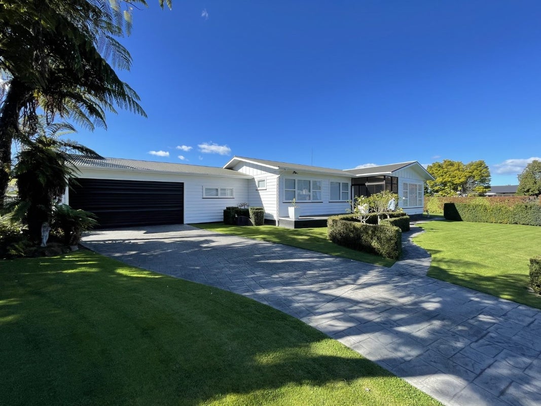 525 Hart Drive, Frimley, Hastings - Carousel 1