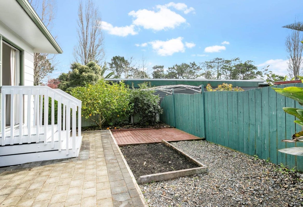 142 Lynwood Road, New Lynn, Auckland - Carousel 9