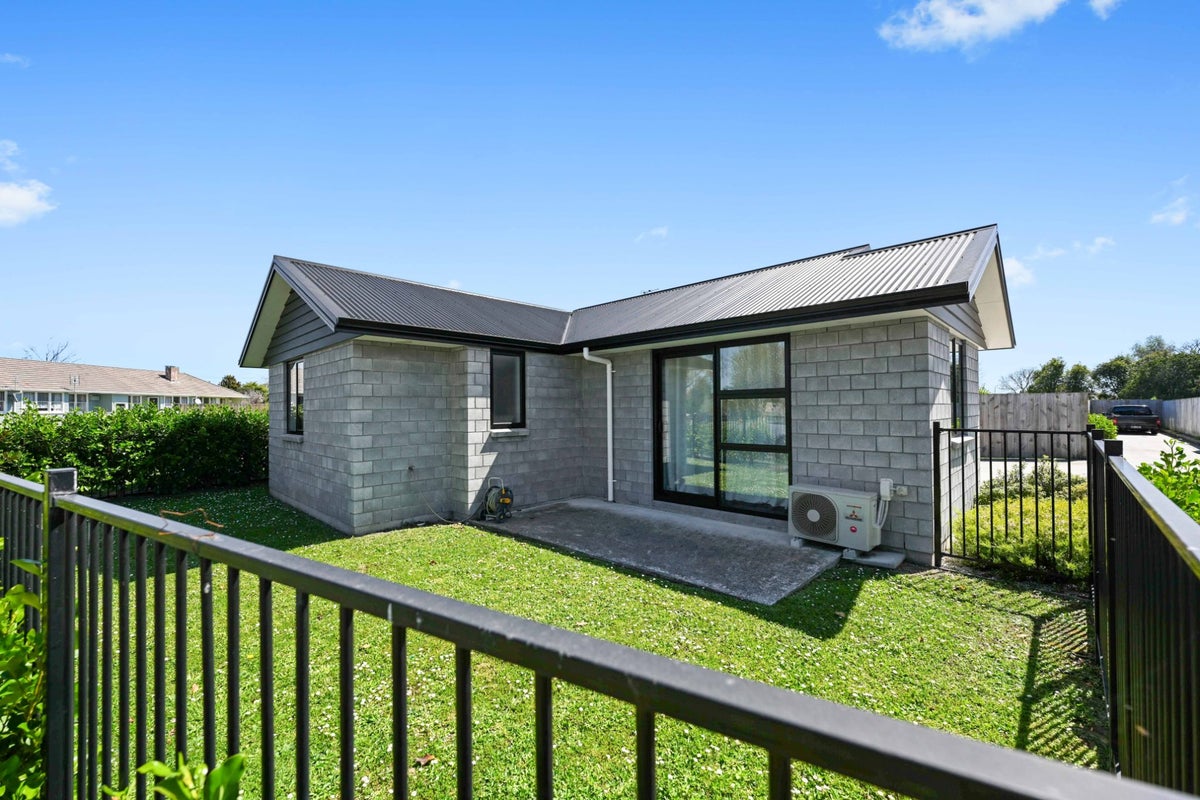 1/23 Ross Crescent, Fairfield, Hamilton - Carousel 2