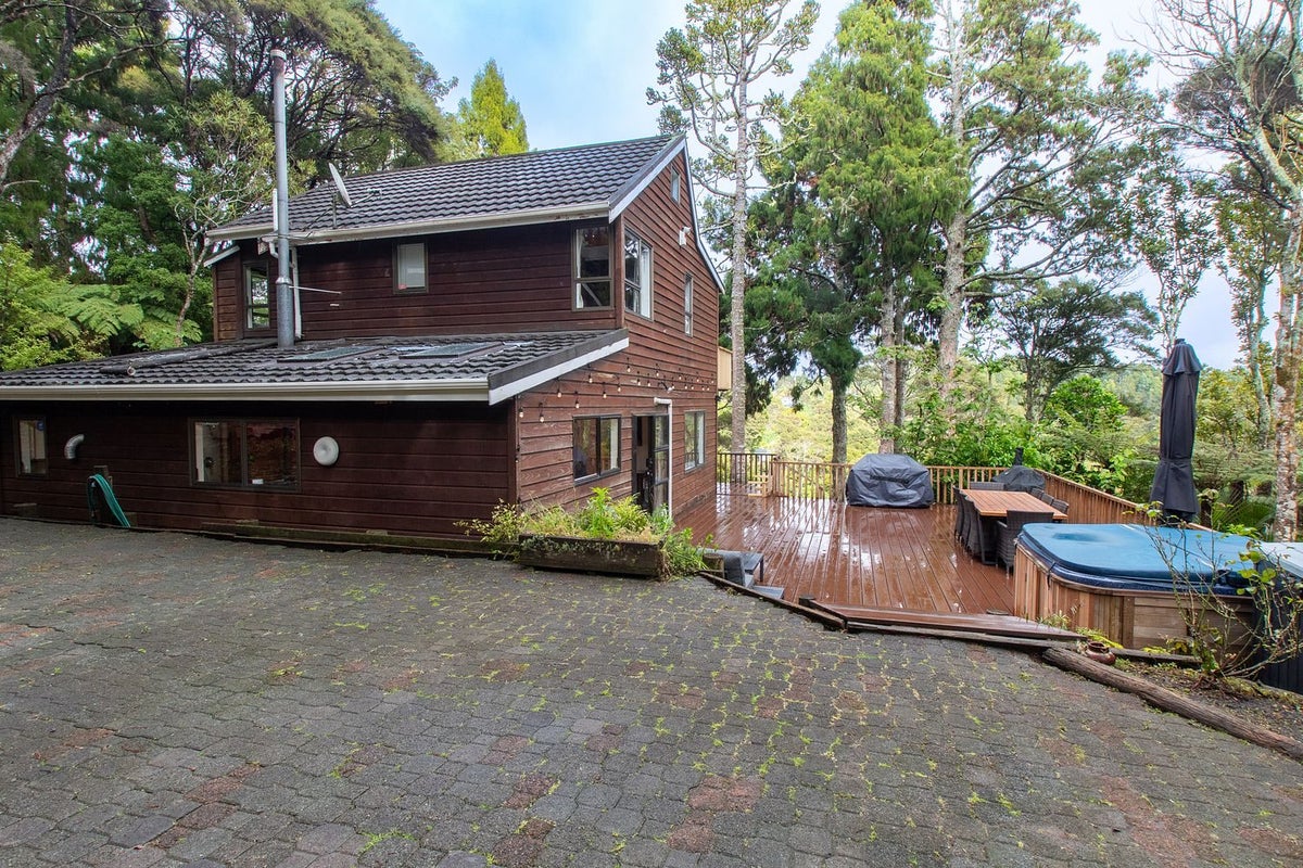 266 Konini Road, Titirangi, Auckland - Carousel 1