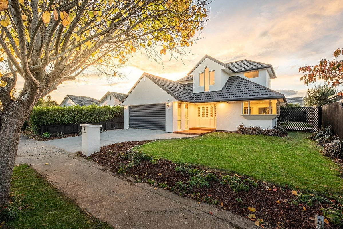 9 Glastonbury Drive, Burwood, Christchurch - Carousel 1
