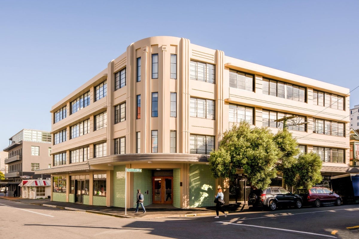 2/3G Roxburgh Street, Mount Victoria, Wellington - Carousel 1