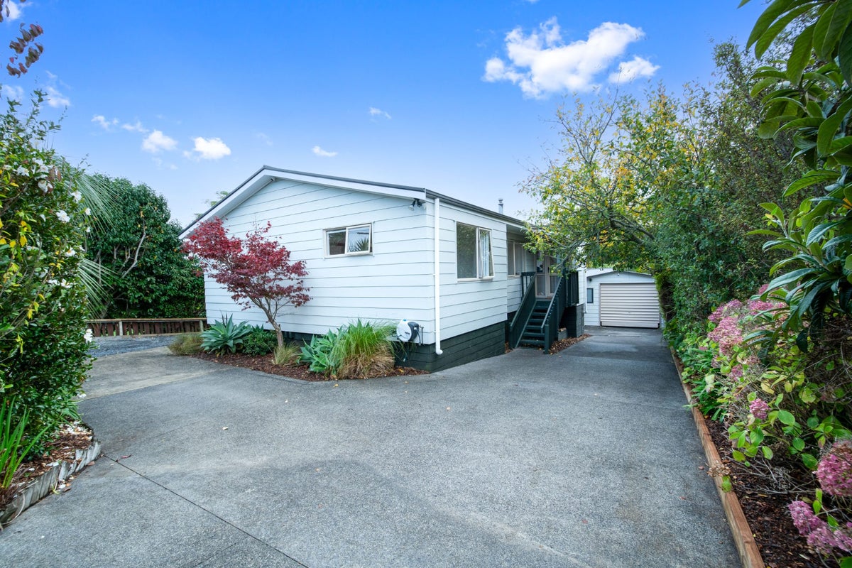 27 Bethells Road, Waitakere, Auckland - Carousel 2
