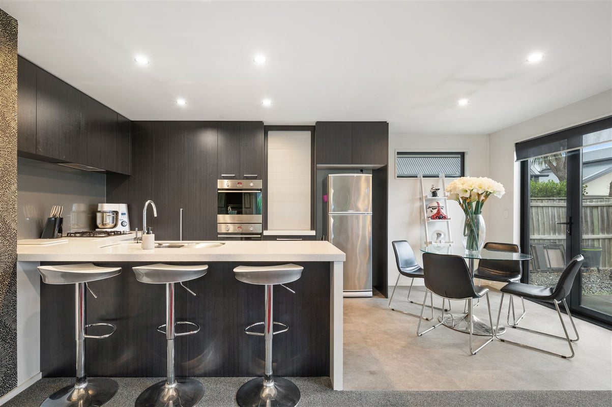 15A Champion Street, Edgeware, Christchurch - Carousel 1
