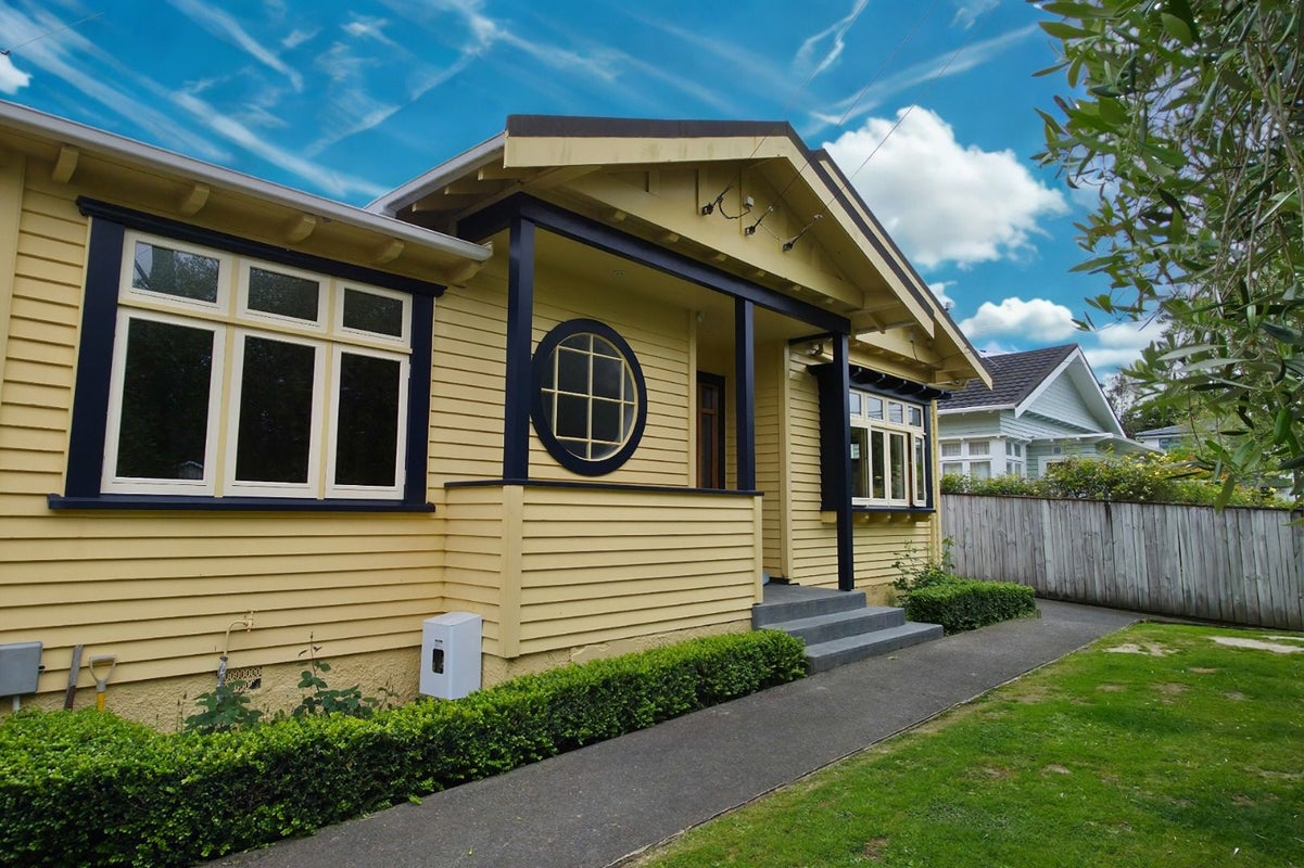 17 Sherwood Street, Woburn, Lower Hutt - Carousel 1