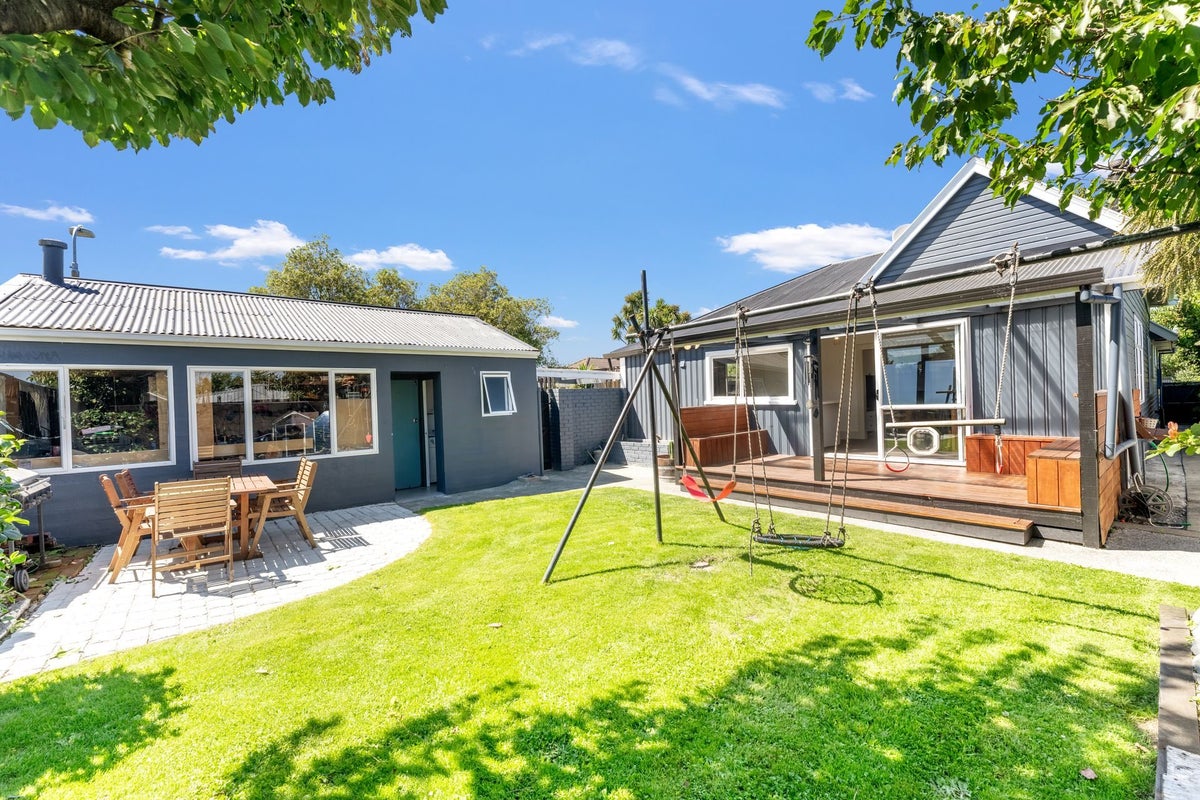 62 Northcote Road, Northcote, Christchurch - Carousel 1