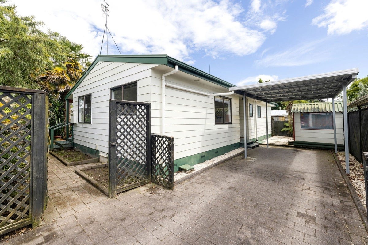 175 Seddon Road, Maeroa, Hamilton - Carousel 1