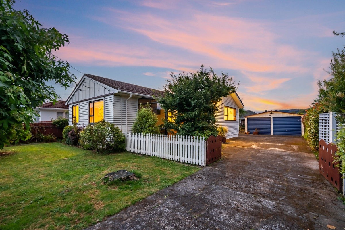 23 Routley Crescent, Elderslea, Upper Hutt - Carousel 2