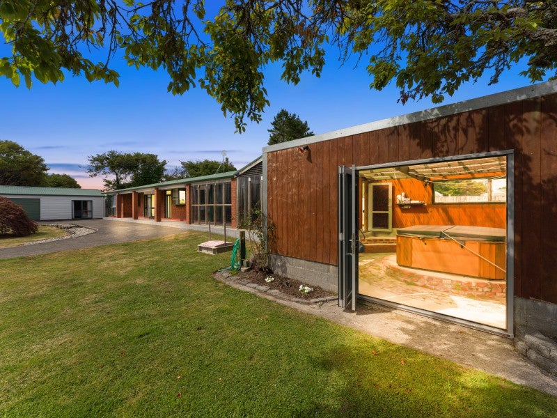 211 Johns Road, Tariki, Inglewood - Carousel 2
