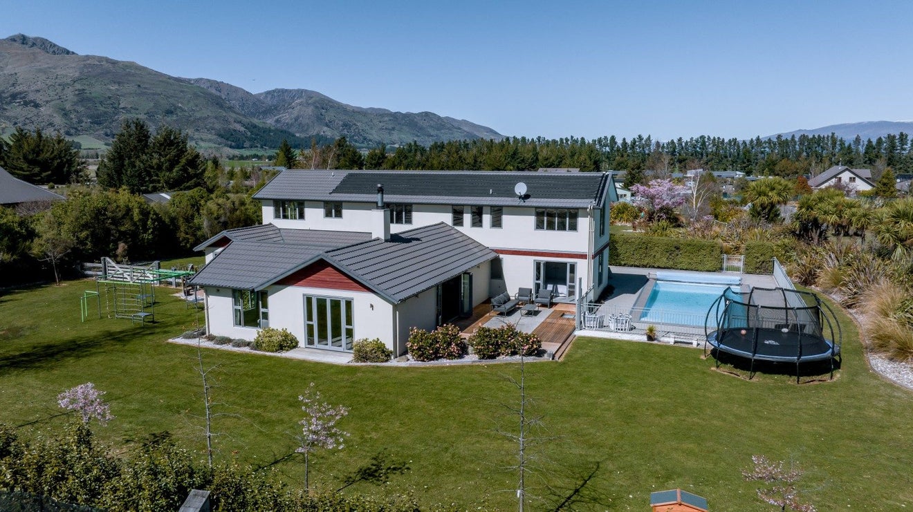42 Lichen Lane, Lake Hawea, Wanaka - Carousel 1