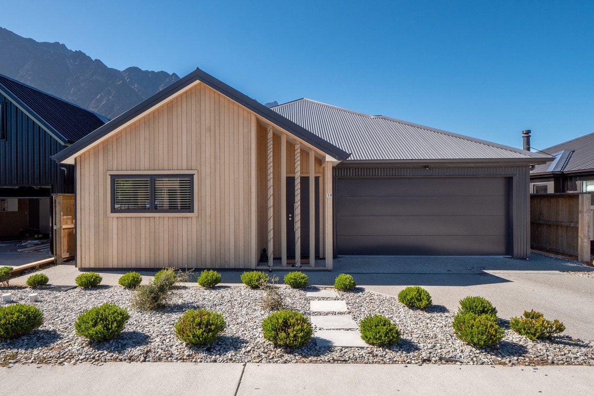 19 Grain Close, Jacks Point, Queenstown - Carousel 1
