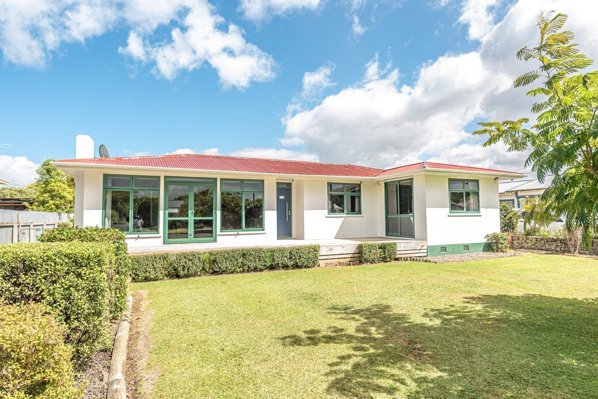 13 Madras Street, Aramoho, Whanganui - Carousel 1