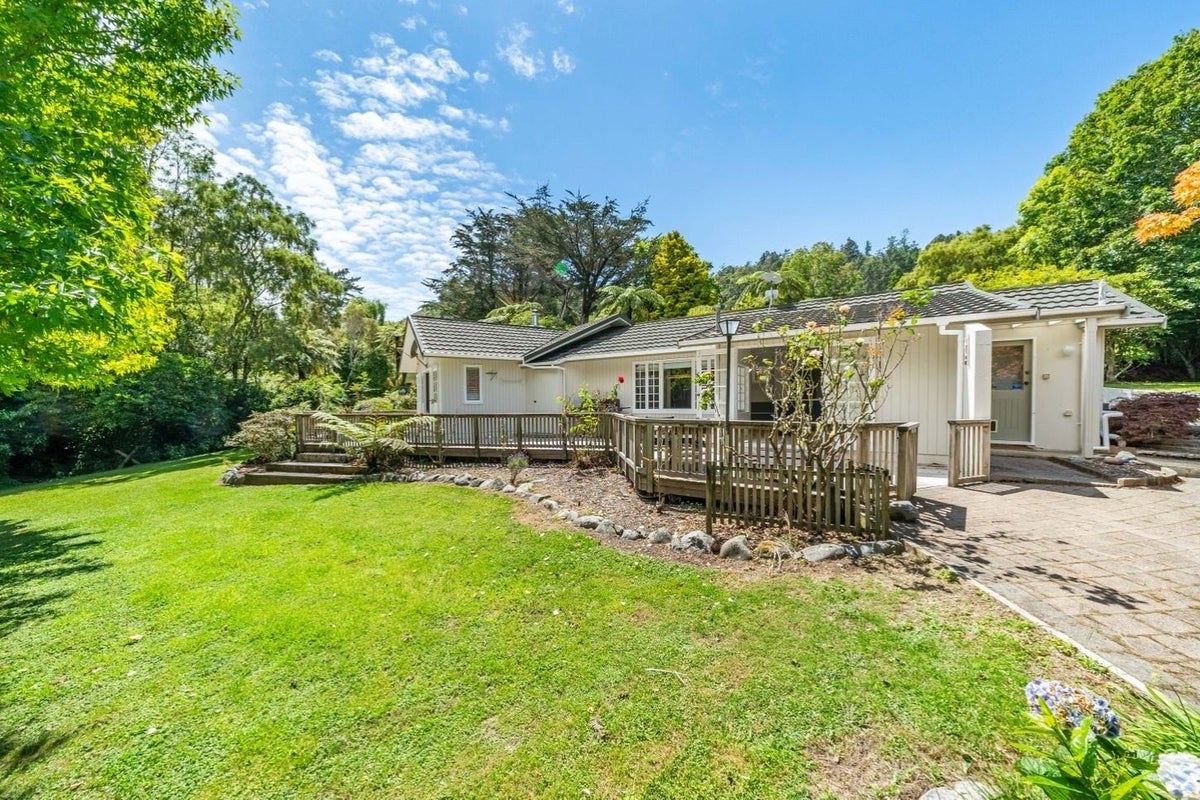 23 Crest Road, Akatarawa, Upper Hutt - Carousel 22
