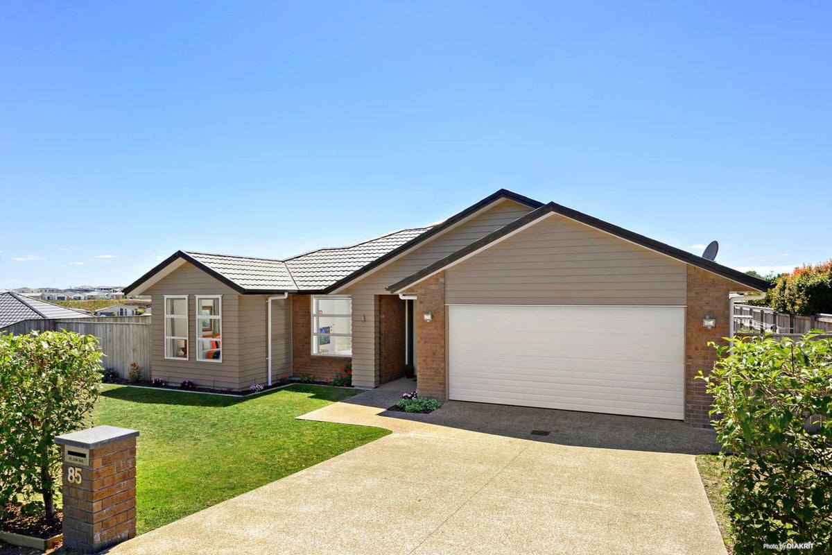 85 Jack Lachlan Drive, Beachlands, Auckland - Carousel 2
