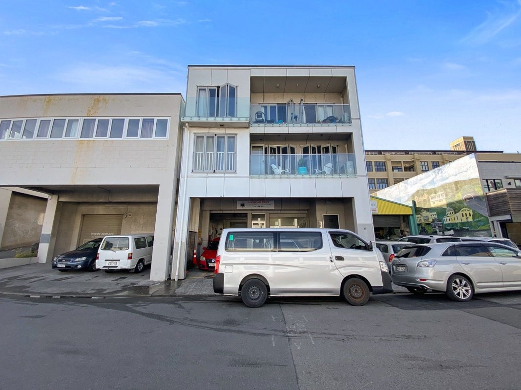 4/35 Home Street, Mount Victoria, Wellington - Carousel 1