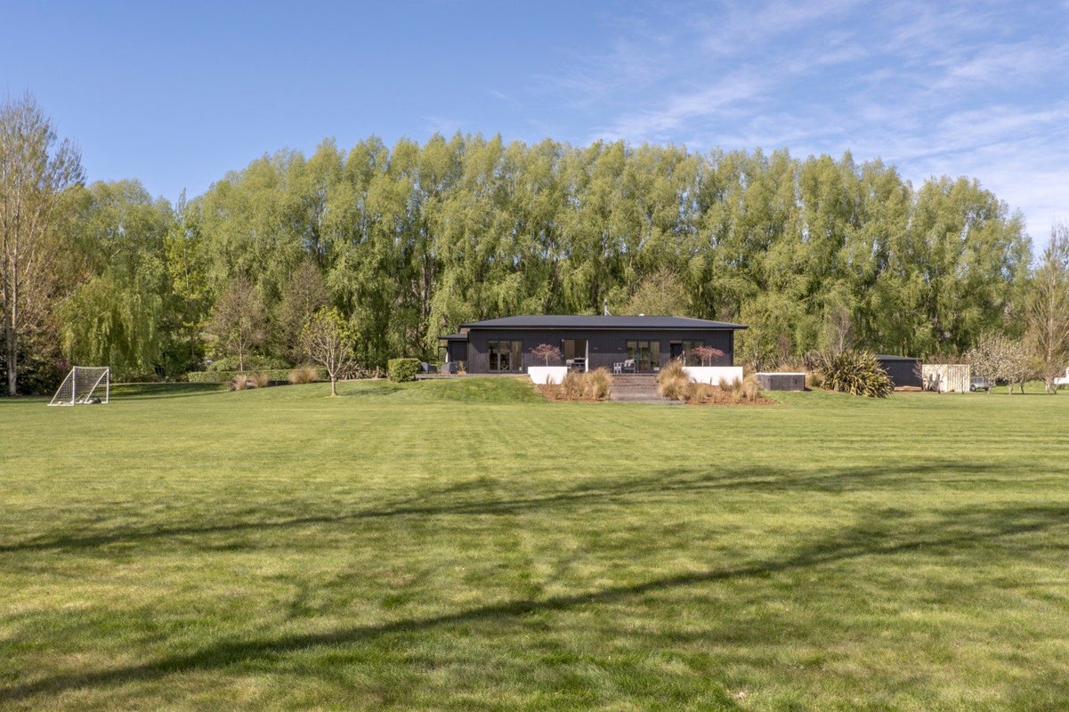 106 Holmes Road, Christchurch - Carousel 39