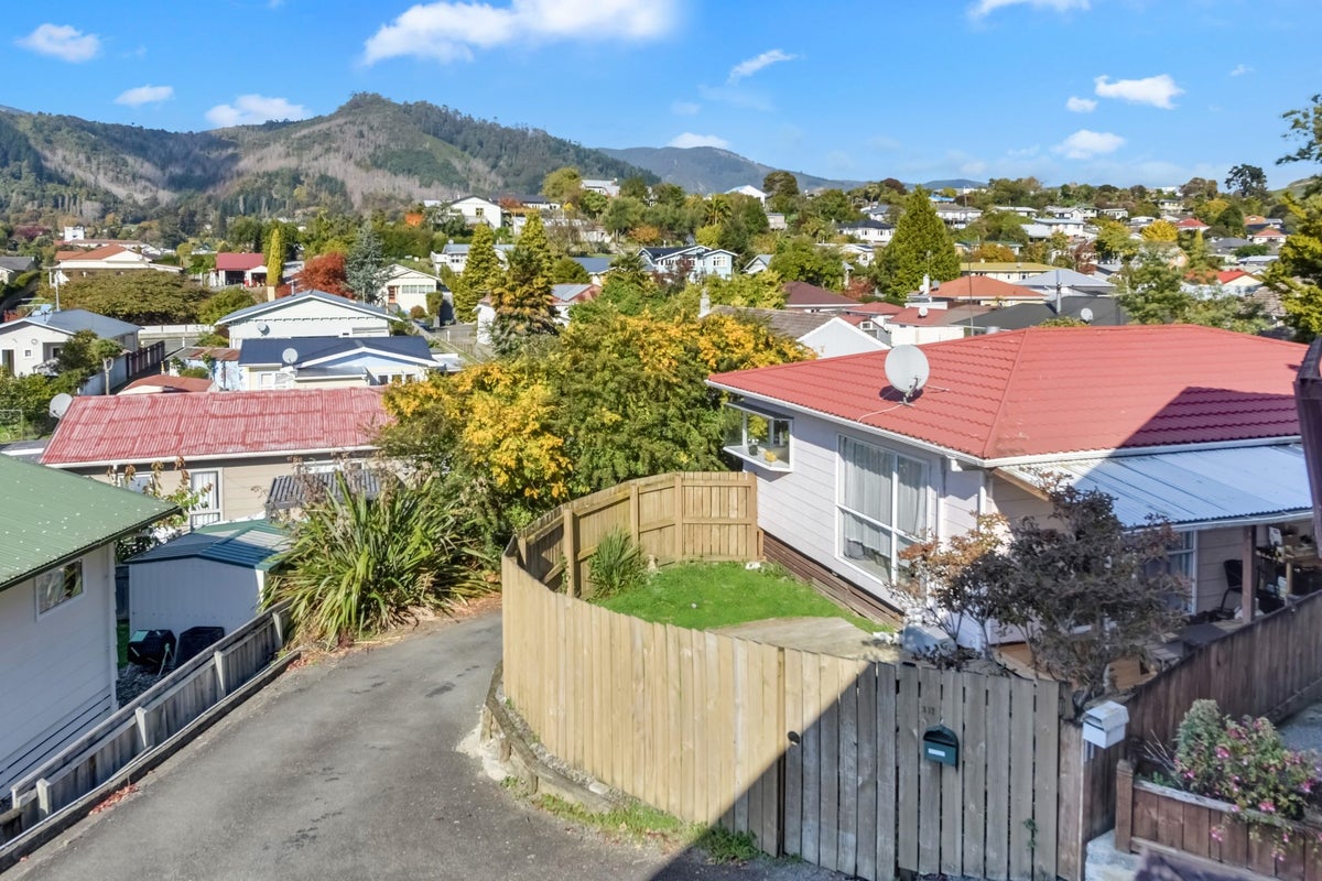 3/12 Vosper Street, Toi Toi, Nelson - Carousel 20