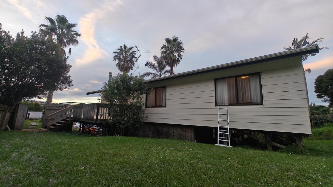 2/8 Camilla Grove, Totara Vale, Auckland - Carousel 1