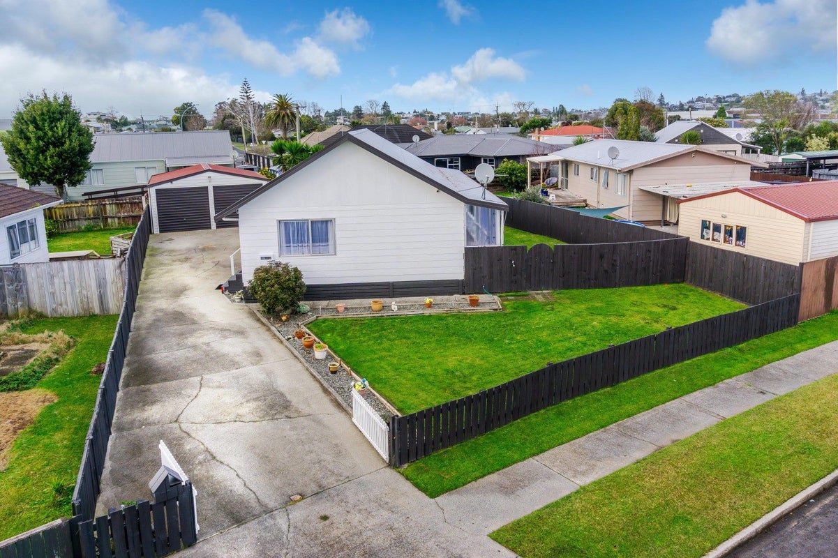 77 Karaka Street, Nawton, Hamilton - Carousel 1