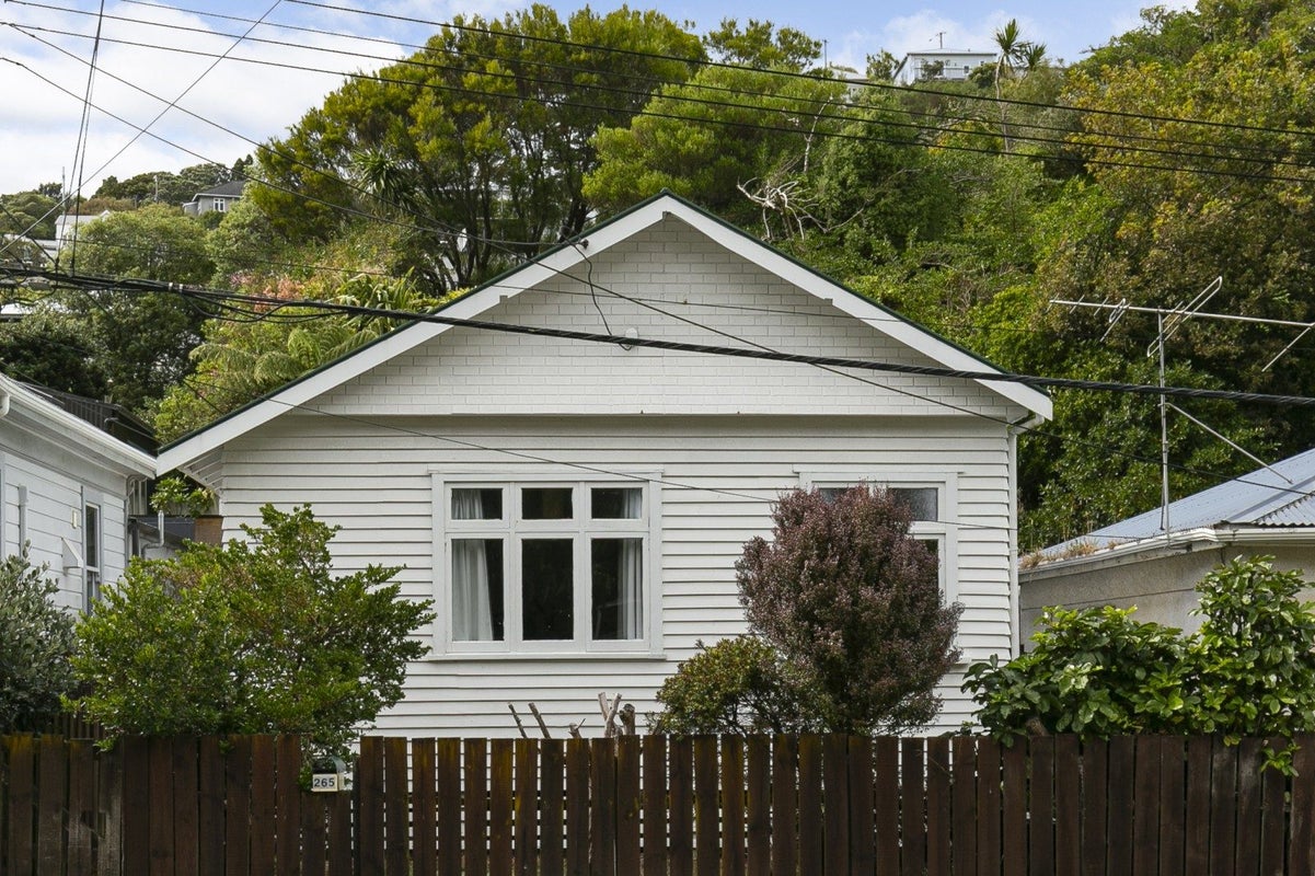 265 Ohiro Road, Brooklyn, Wellington - Carousel 1