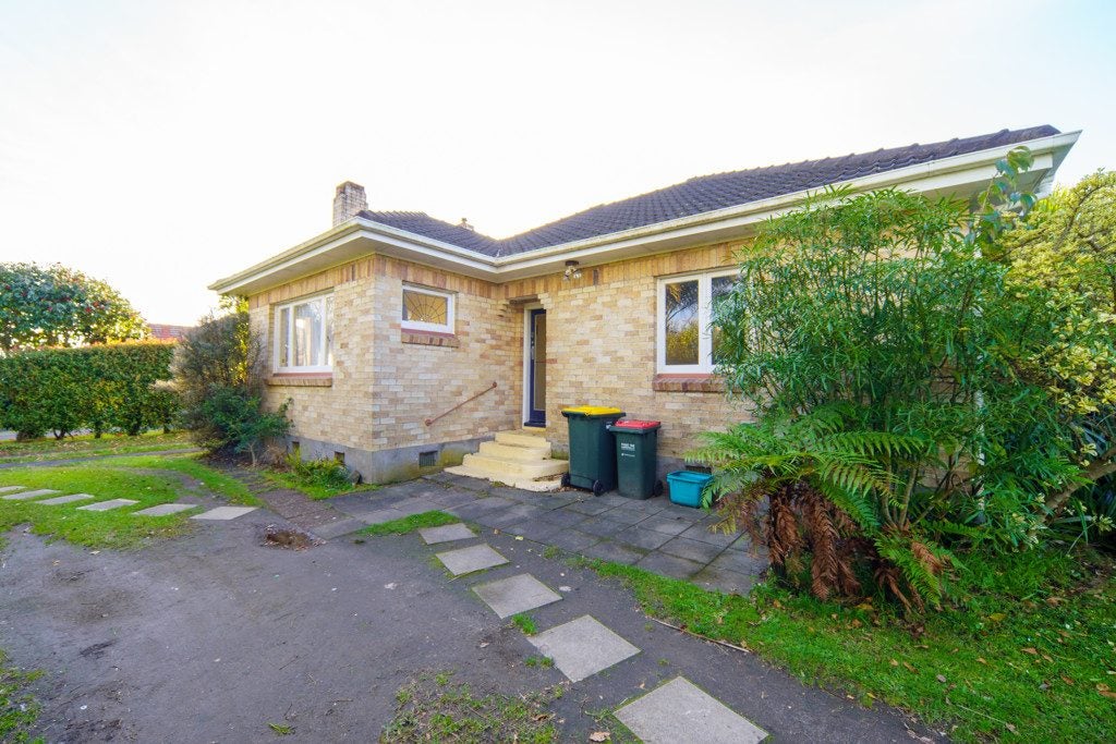 8 Verel Street, Fairfield, Hamilton - Carousel 2