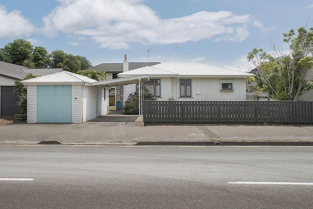 147 Park Road, West End, Palmerston North - Carousel 1