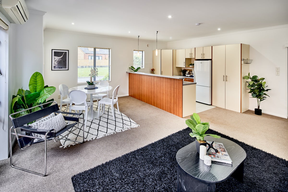 18 Futuna Close, Karori, Wellington - Carousel 1
