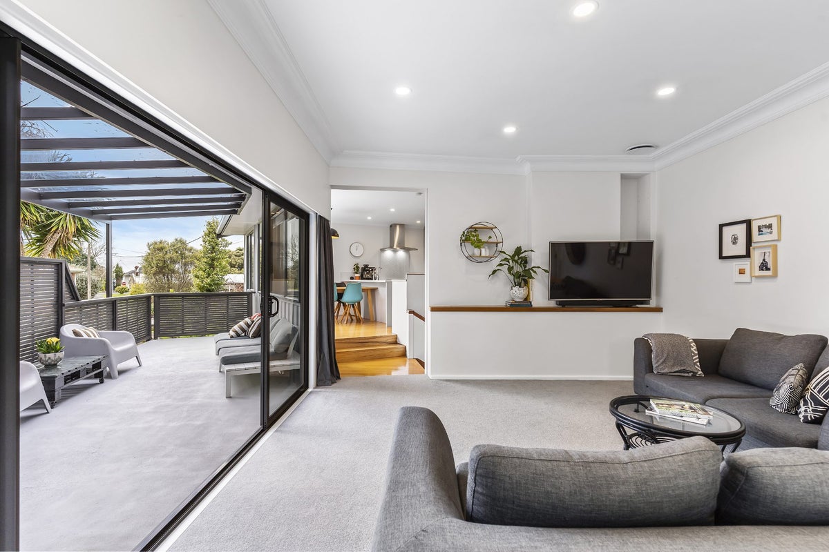 41 Covil Avenue, Te Atatu South, Auckland - Carousel 2