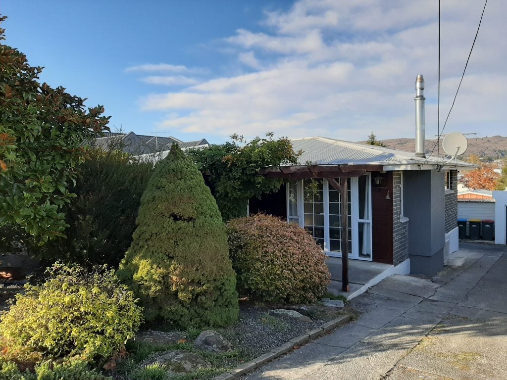 32 Royal Terrace, Alexandra, Alexandra - Carousel 1