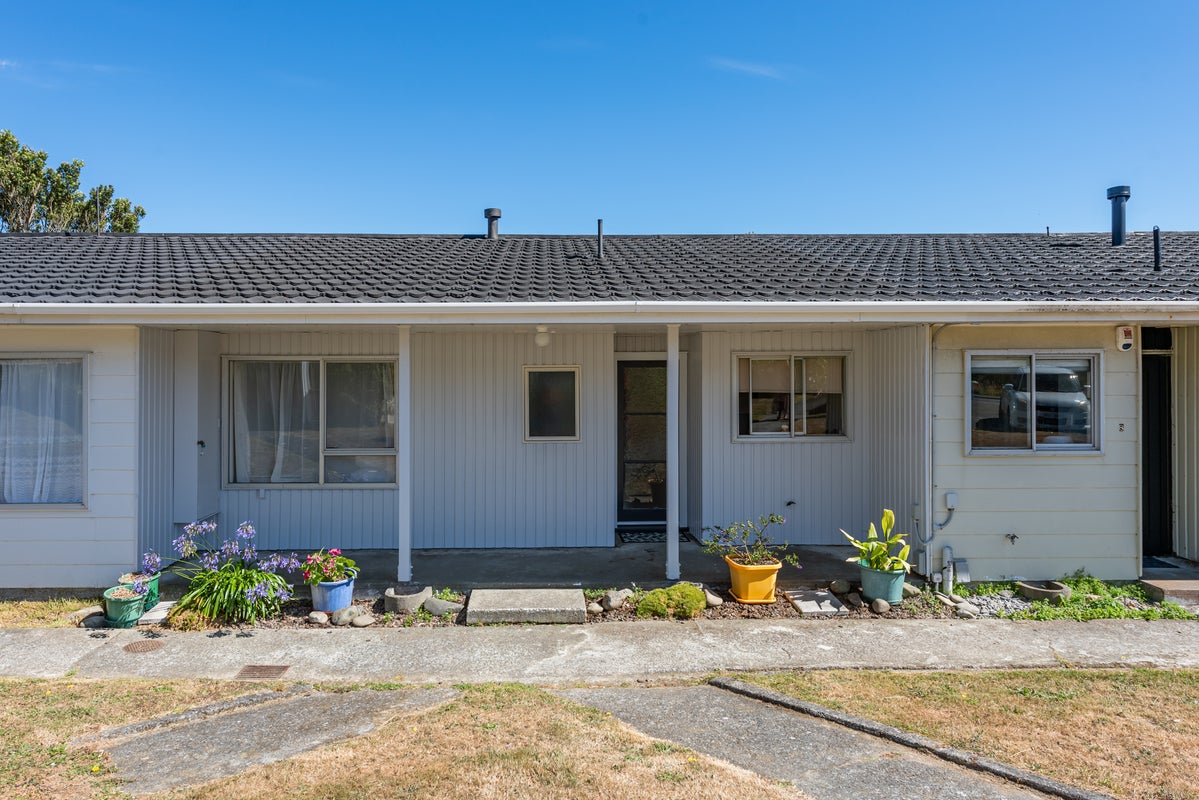7/10 Petherick Crescent, Johnsonville, Wellington - Carousel 1