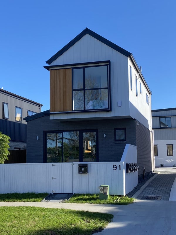 2/91 Beach Road, Te Atatu Peninsula, Auckland - Carousel 1
