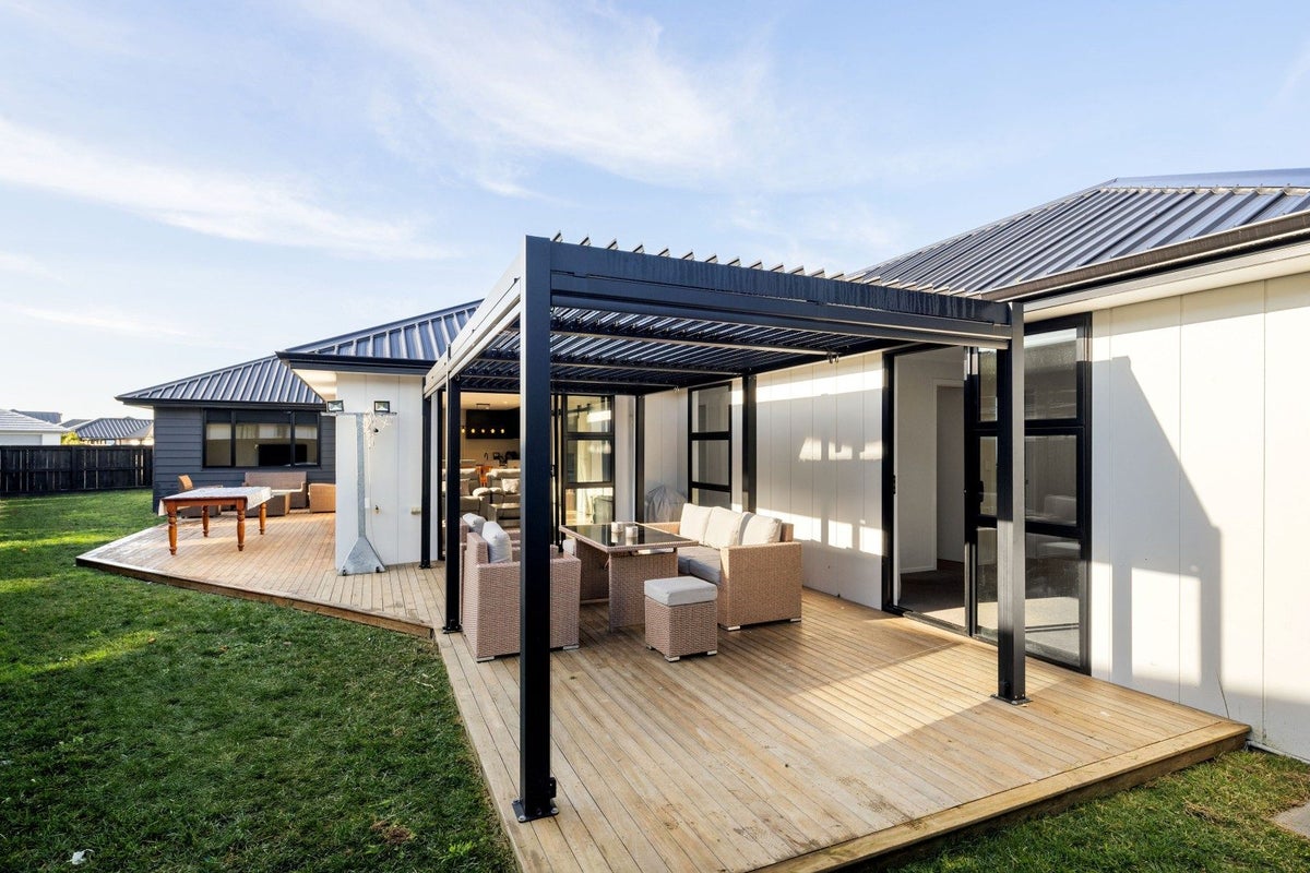 13 Sydney Place, Flagstaff, Hamilton - Carousel 1