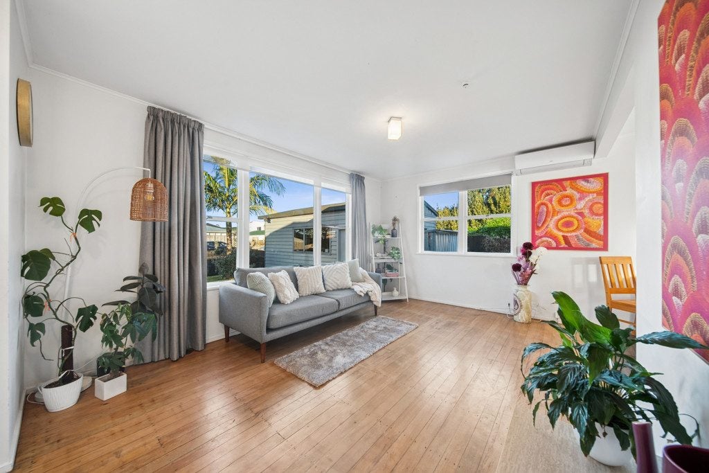 4A Brightwell Street, Papakura, Papakura - Carousel 1