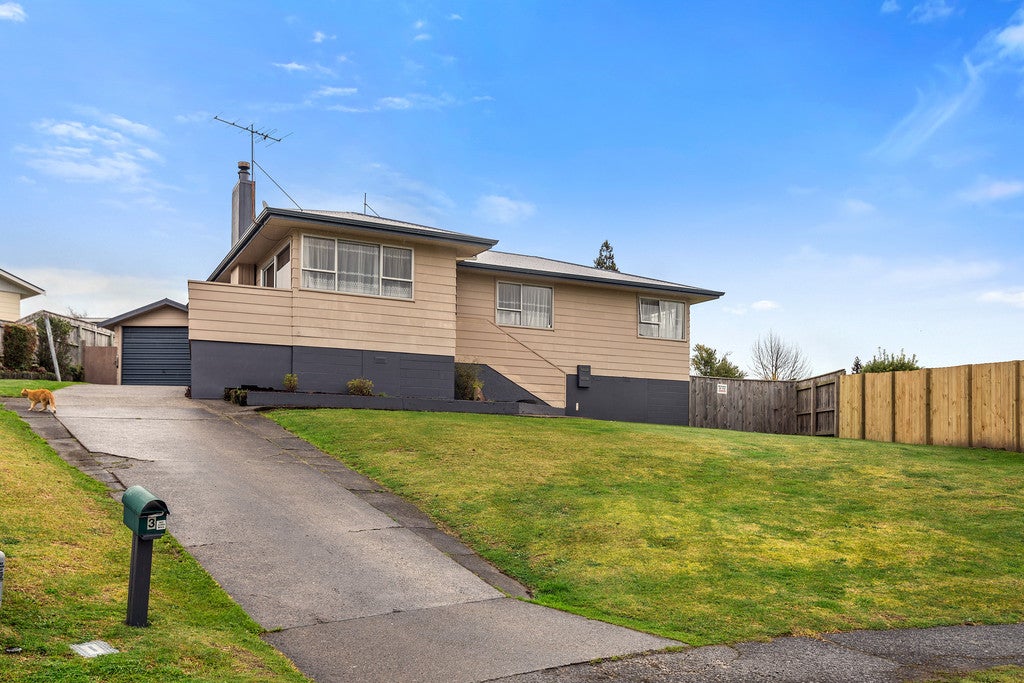 3 Taha Place, Ngongotaha, Rotorua - Carousel 1