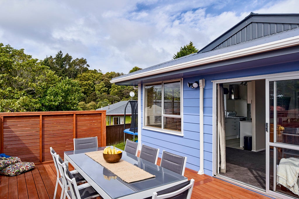 34 Thimble Lane, Whitby, Porirua - Carousel 2